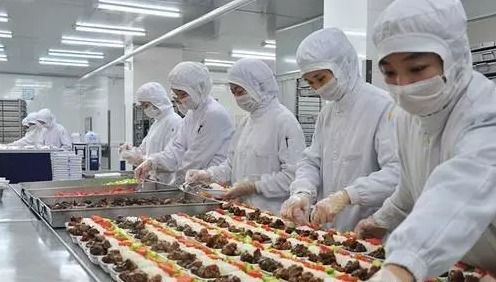 全球最低年薪與勞務分包政策比較 誰在保障勞工權益？